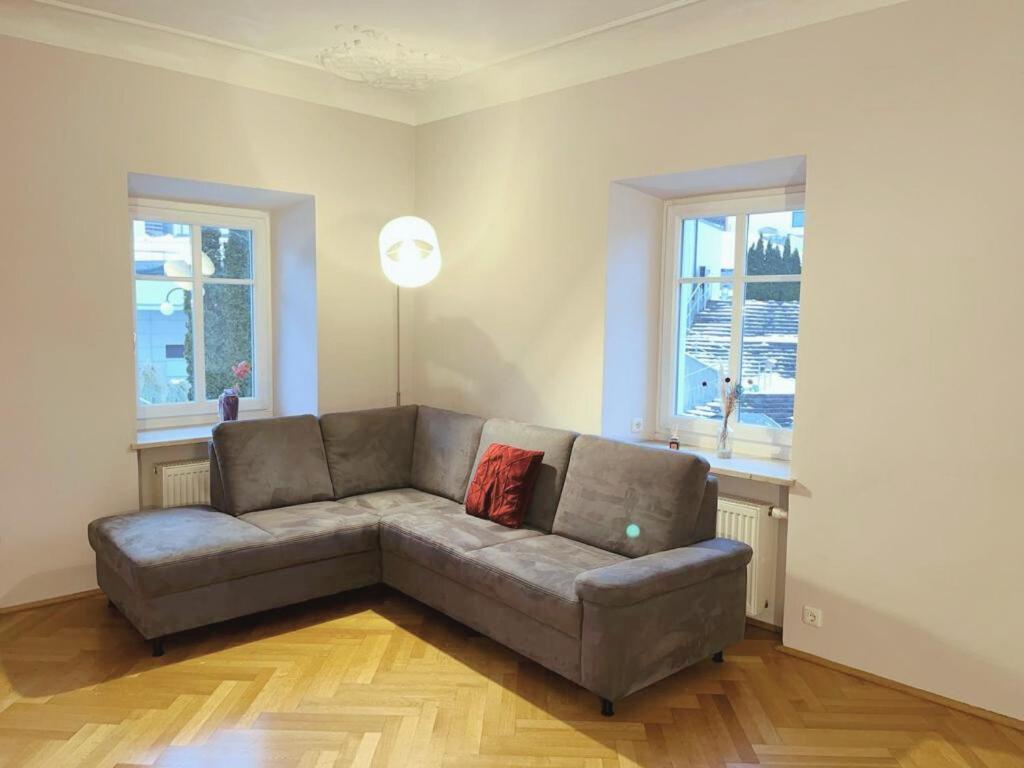Taferne In Koestendorf - Ferienwohnung Monteurzimmer Neumarkt am Wallersee Buitenkant foto