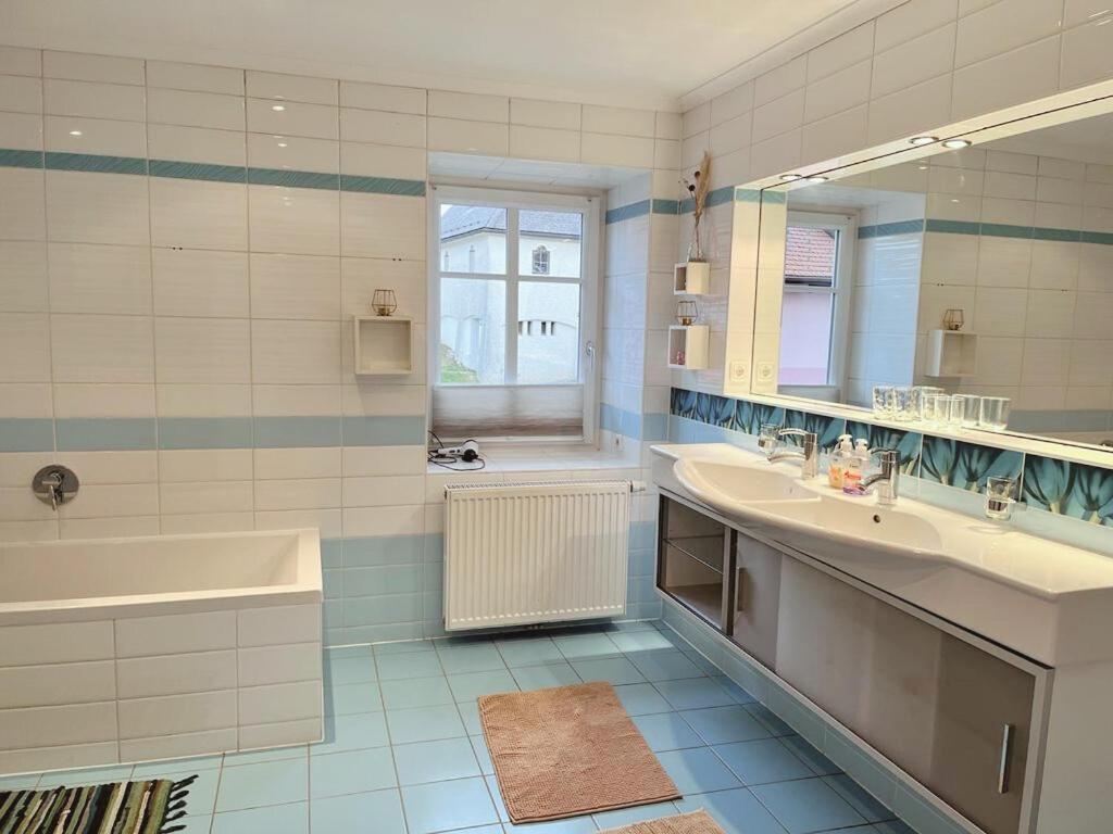 Taferne In Koestendorf - Ferienwohnung Monteurzimmer Neumarkt am Wallersee Buitenkant foto
