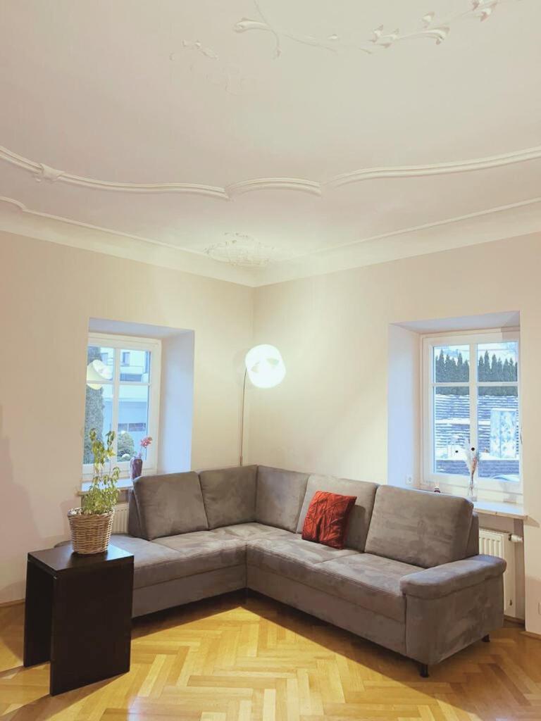 Taferne In Koestendorf - Ferienwohnung Monteurzimmer Neumarkt am Wallersee Buitenkant foto