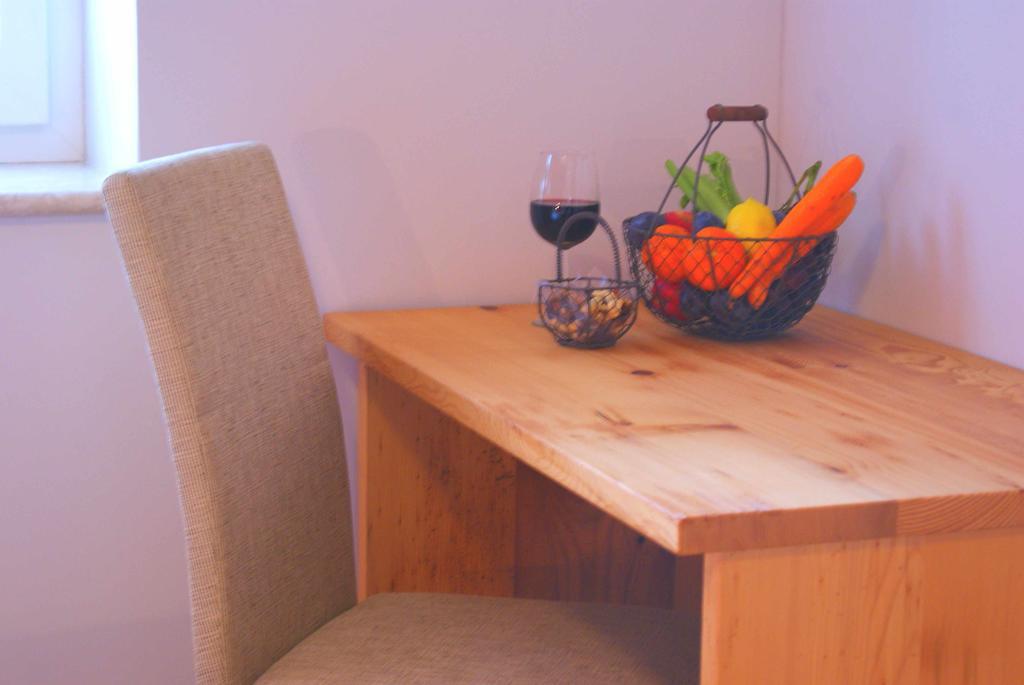 Taferne In Koestendorf - Ferienwohnung Monteurzimmer Neumarkt am Wallersee Buitenkant foto