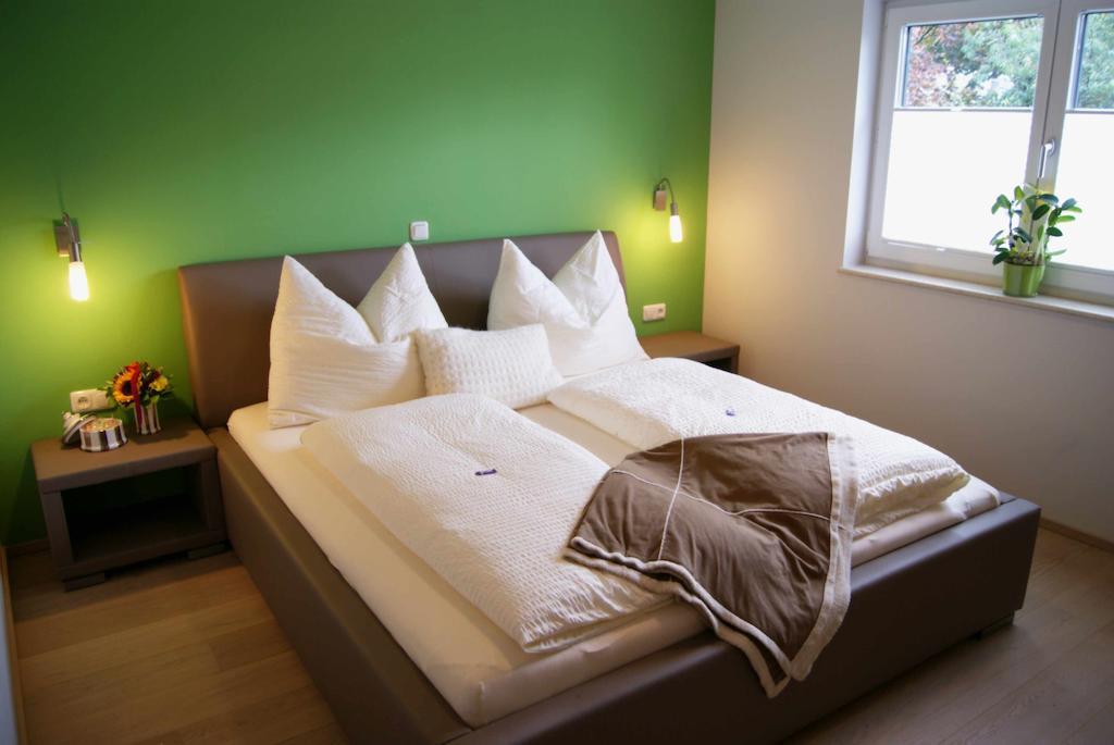 Taferne In Koestendorf - Ferienwohnung Monteurzimmer Neumarkt am Wallersee Buitenkant foto