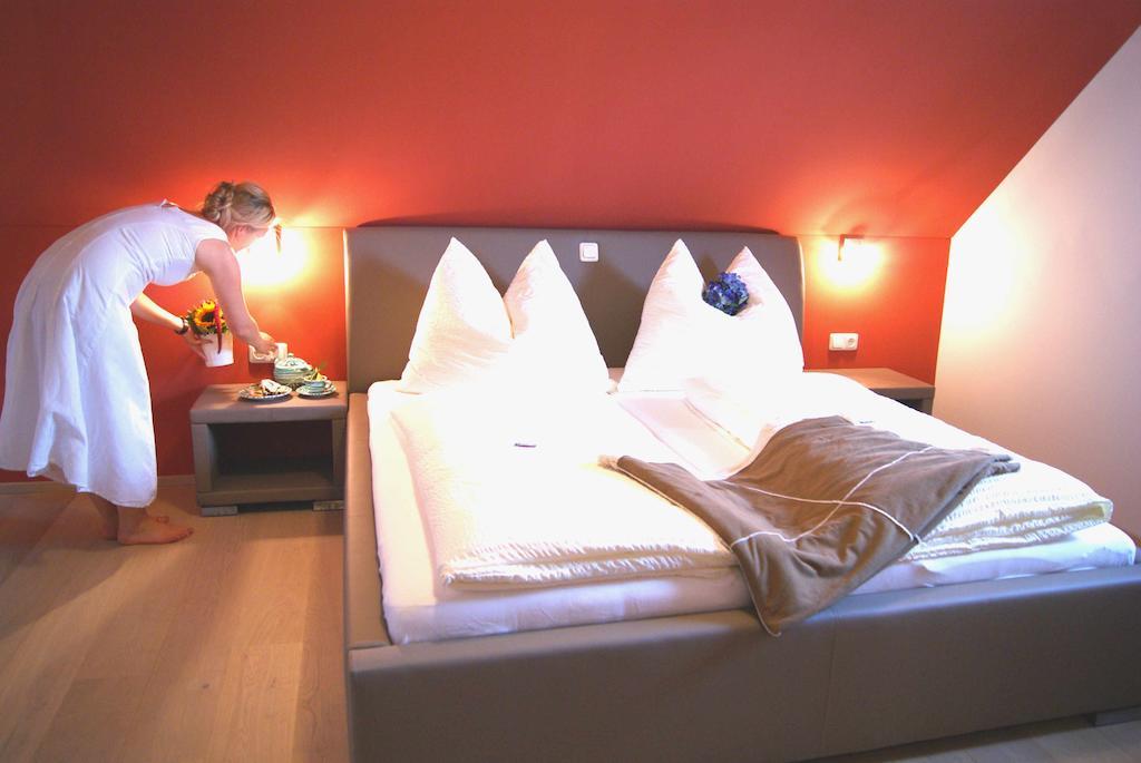 Taferne In Koestendorf - Ferienwohnung Monteurzimmer Neumarkt am Wallersee Buitenkant foto