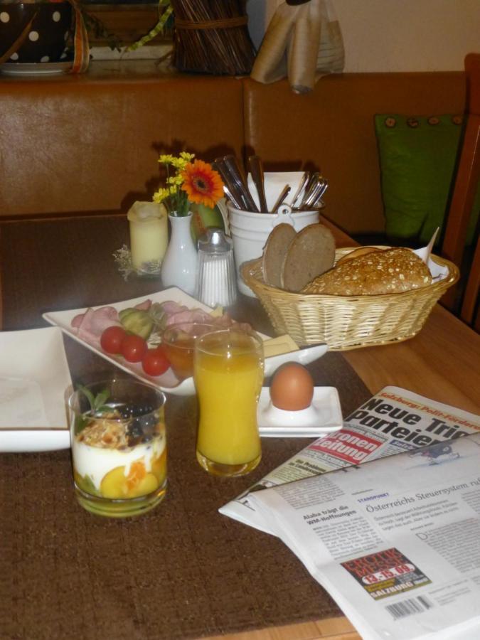 Taferne In Koestendorf - Ferienwohnung Monteurzimmer Neumarkt am Wallersee Buitenkant foto